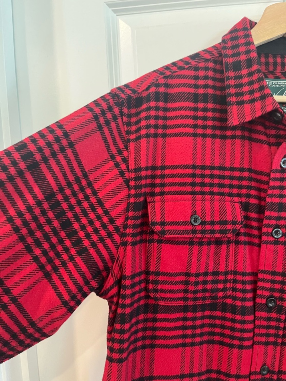 Woolrich Red and Black Plaid Flannel Shirt Jacket with Pockets - Picture 6 of 10